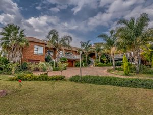 6 Bed House in Irene Glen Estate
