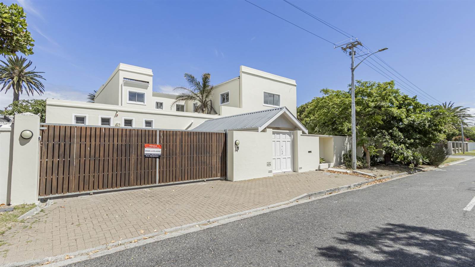 7 Bed House in Milnerton Central photo number 1