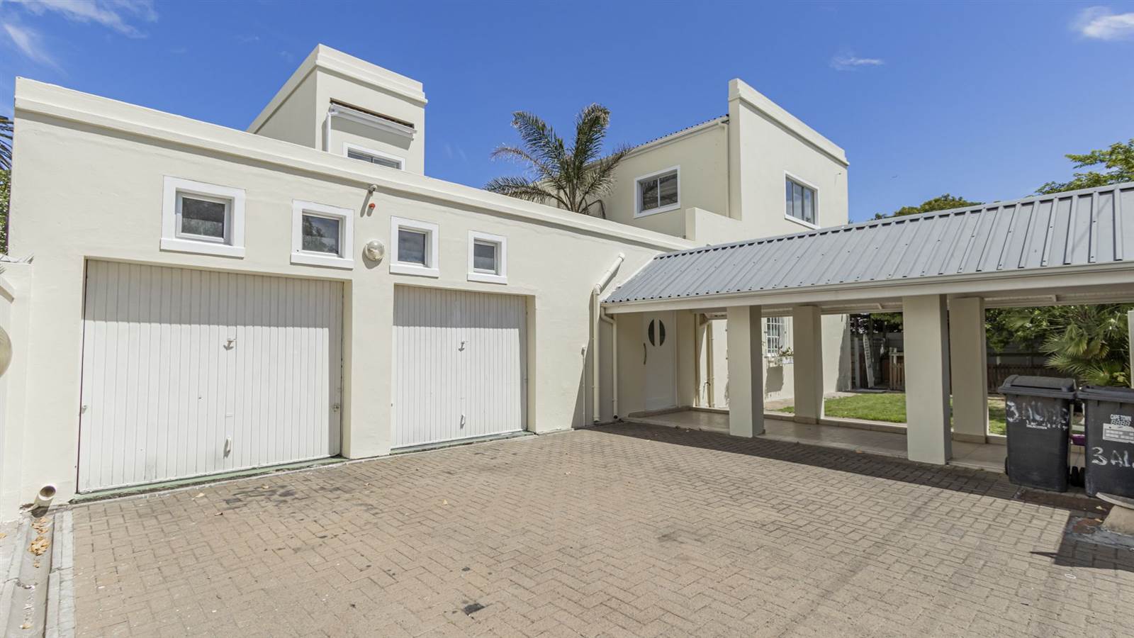 7 Bed House in Milnerton Central photo number 2