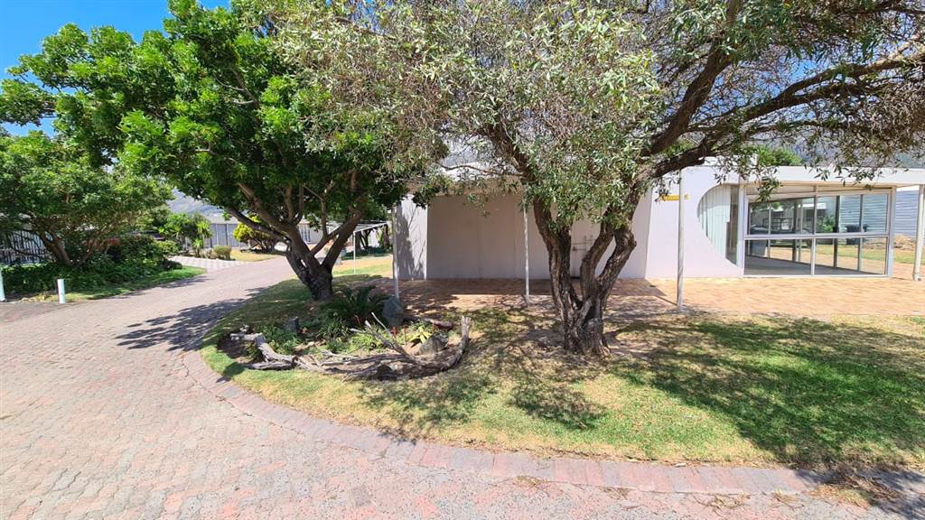 3 Bed House in Gordons Bay Central photo number 18