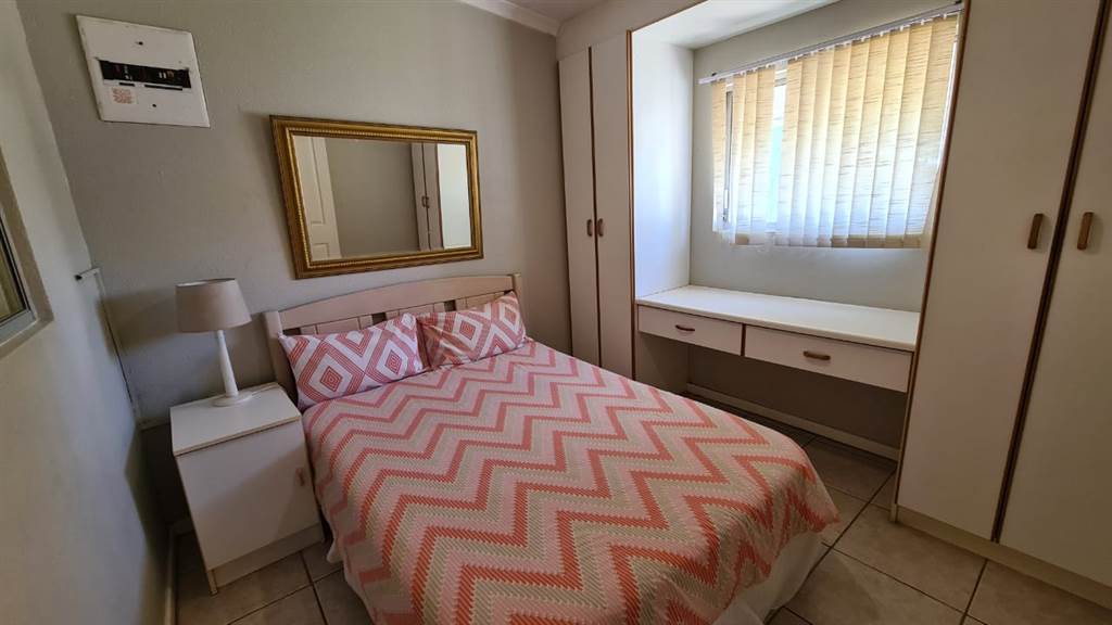 3 Bed House in Gordons Bay Central photo number 9