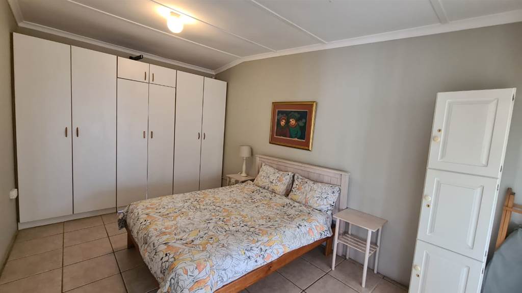 3 Bed House in Gordons Bay Central photo number 14