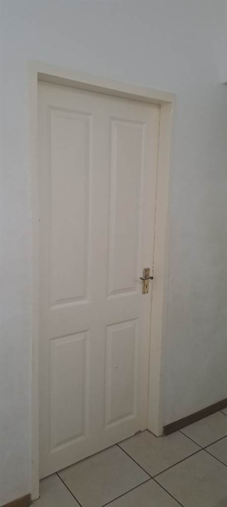 2 Bed Apartment in Hesteapark photo number 21