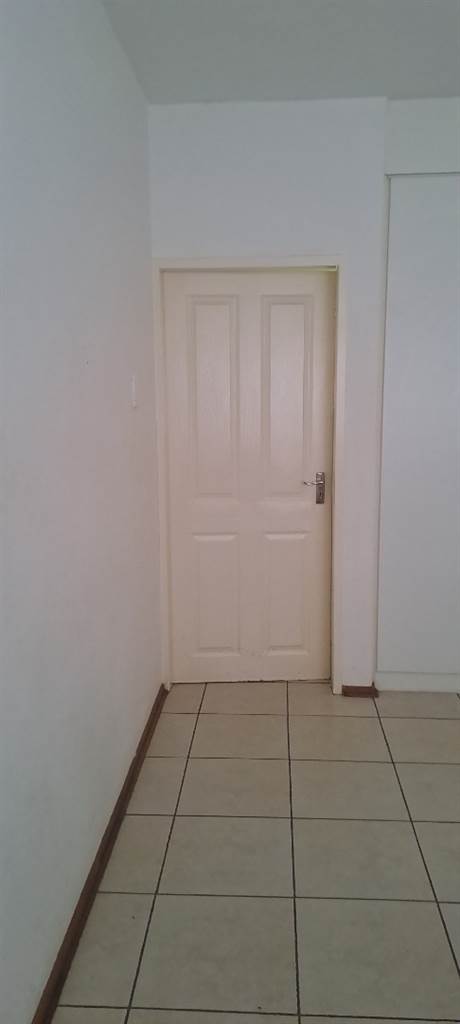 2 Bed Apartment in Hesteapark photo number 23