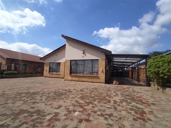 3 Bedroom House 3 Bedroom House