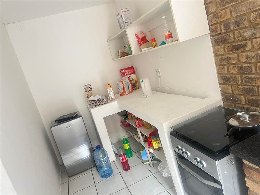 1 Bed Apartment in Bronkhorstspruit photo number 11
