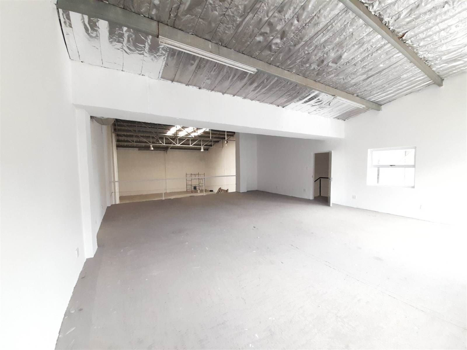 630  m² Commercial space in Spartan photo number 10