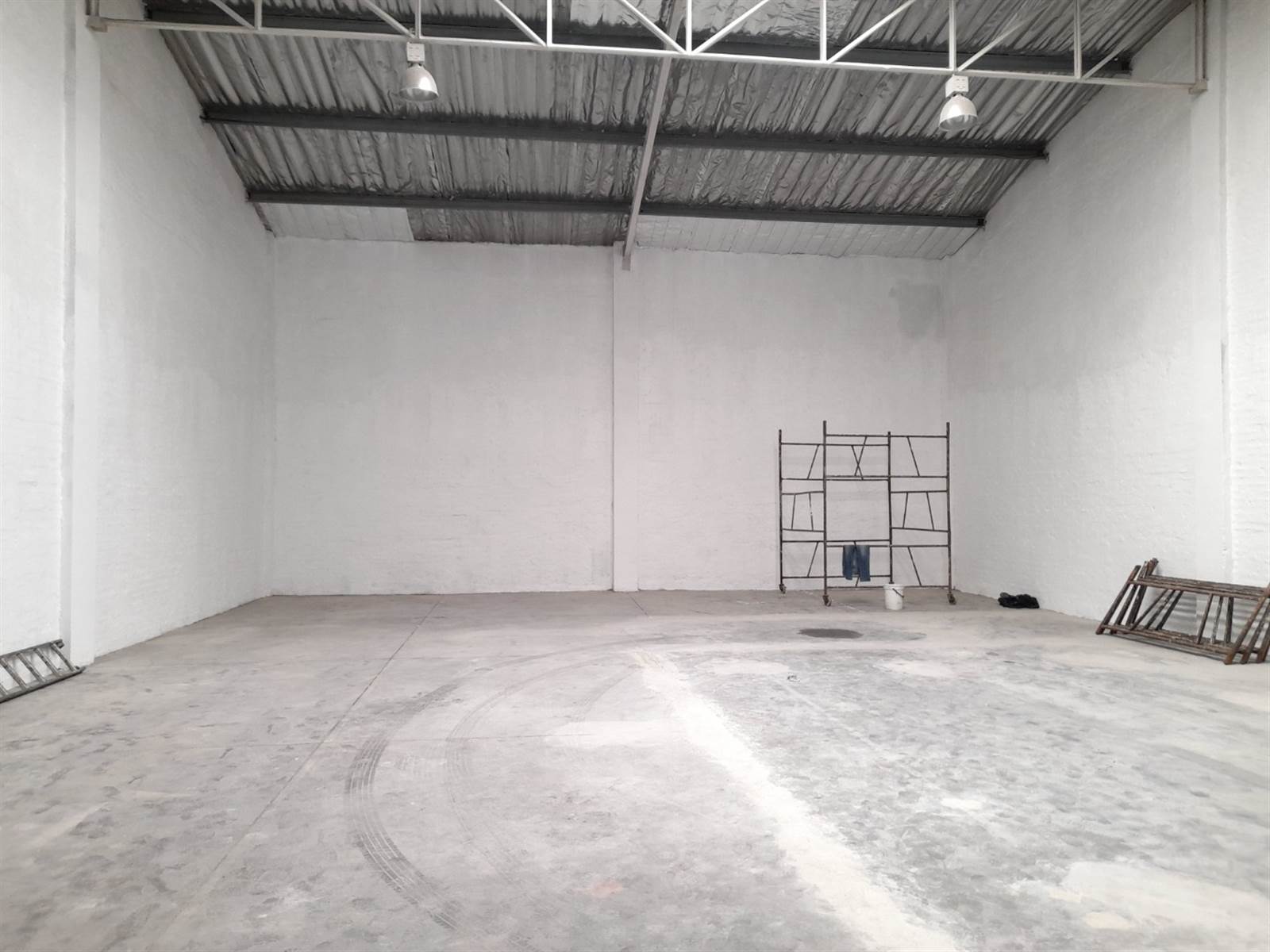 630  m² Commercial space in Spartan photo number 2