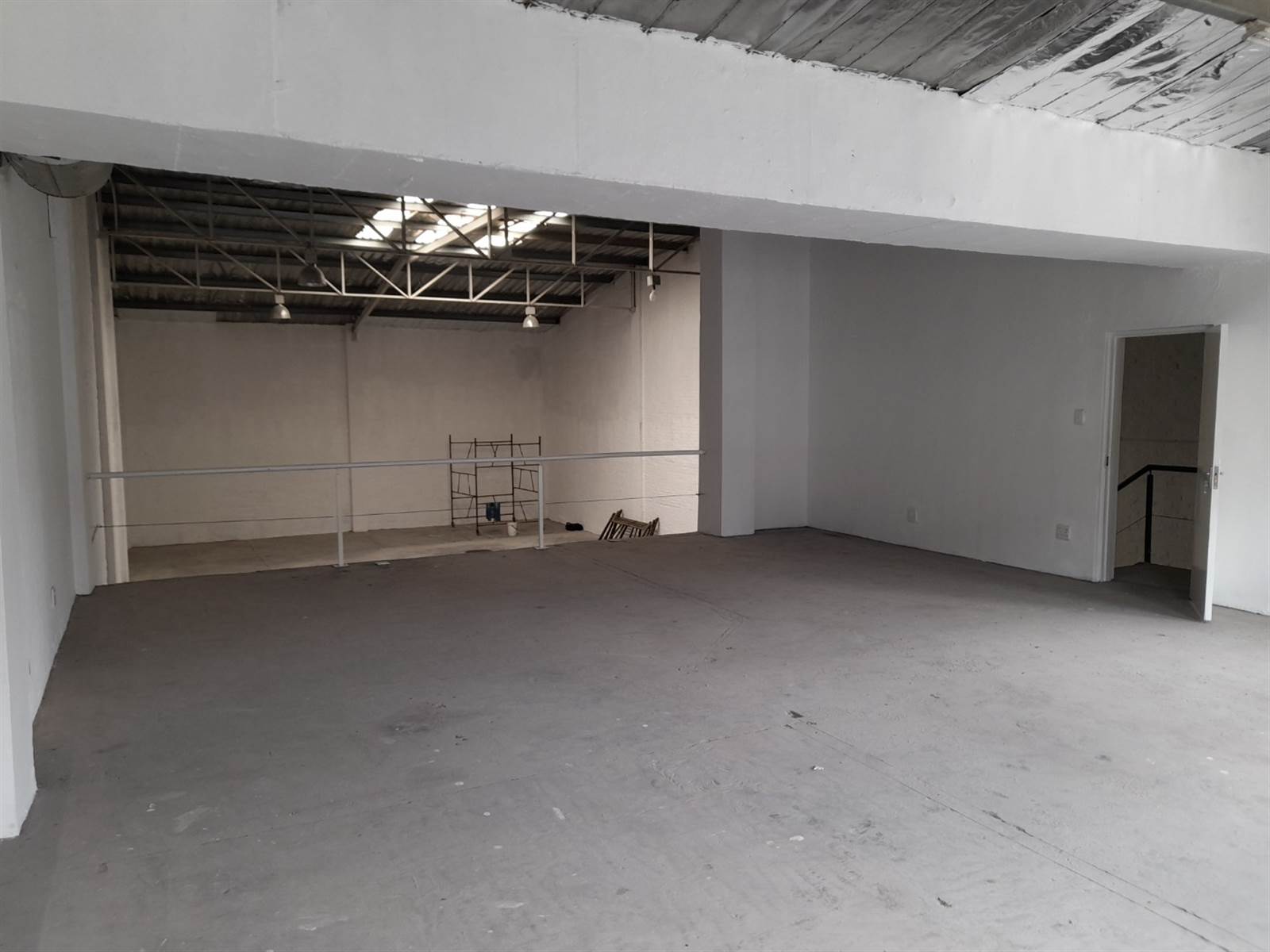 630  m² Commercial space in Spartan photo number 11