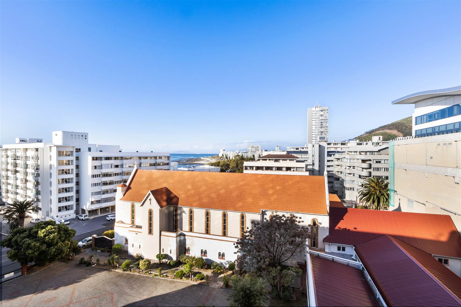 2 Bed Apartment in Fresnaye photo number 19