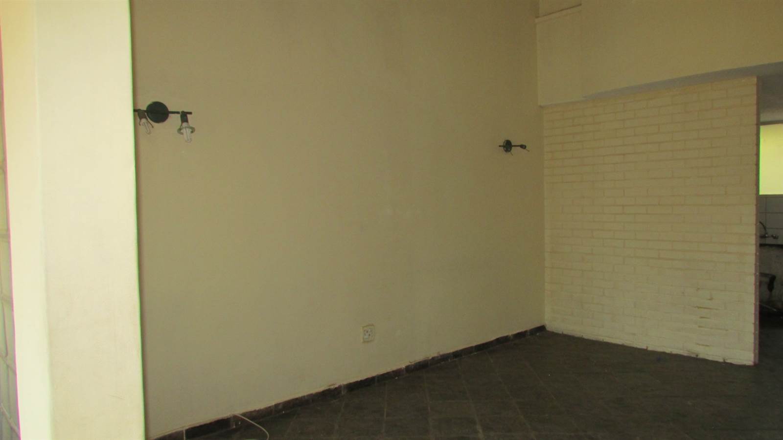 1 Bed Townhouse in Mokopane photo number 7