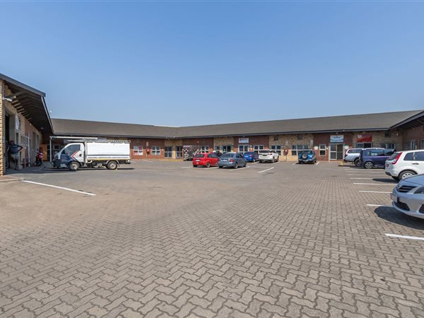 171  m² Industrial space in Alton