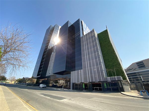 526  m² Commercial space