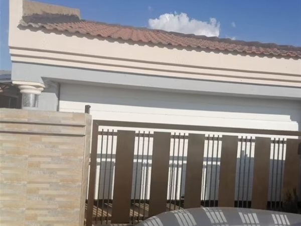 4 Bed House in Soweto Central