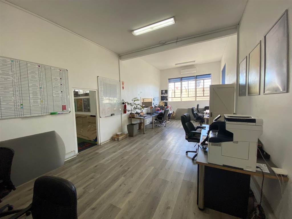 819  m² Industrial space in Paarden Eiland photo number 3