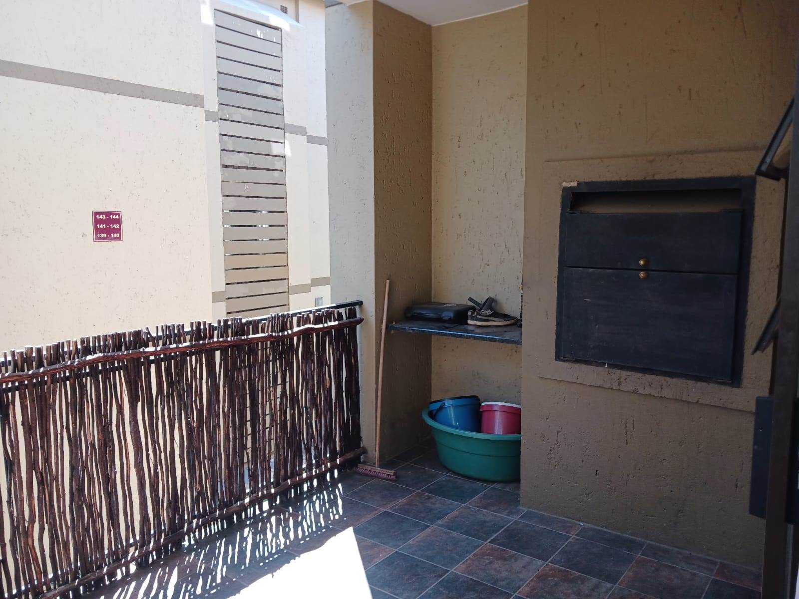 2 Bed Apartment in Lonehill photo number 15