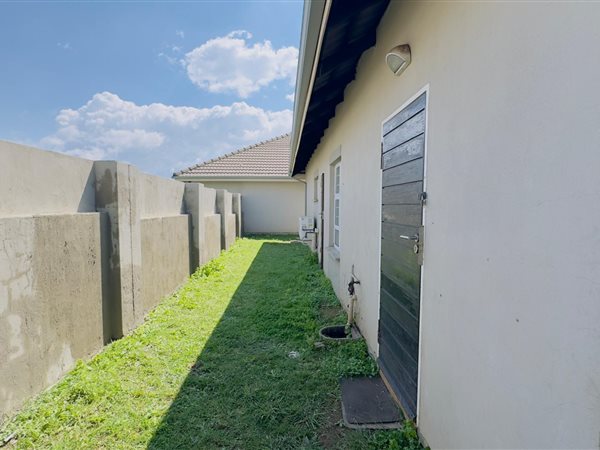 3 Bedroom Townhouse 3 Bedroom Townhouse