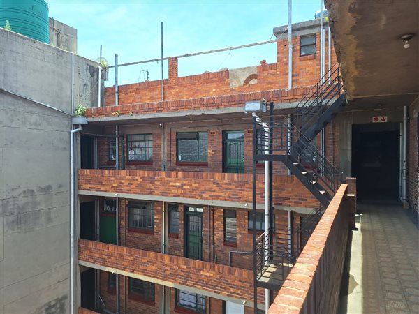 1 Bed Apartment in Yeoville