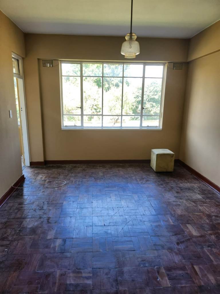 2 Bed Apartment in West Turffontein photo number 2