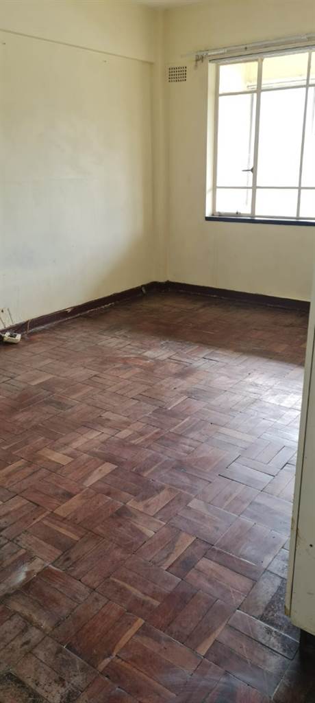 2 Bed Apartment in West Turffontein photo number 2