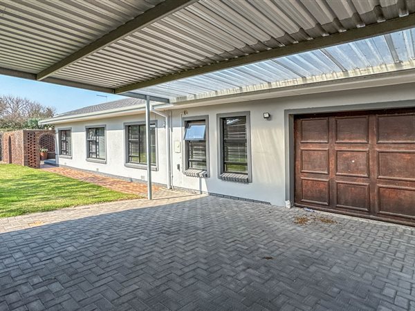 4 Bedroom House 4 Bedroom House