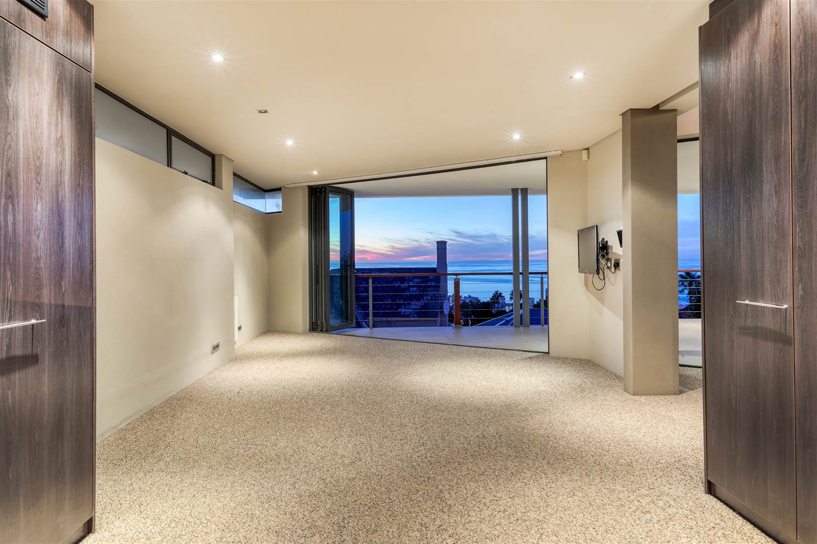 4 Bed House in Fresnaye photo number 22