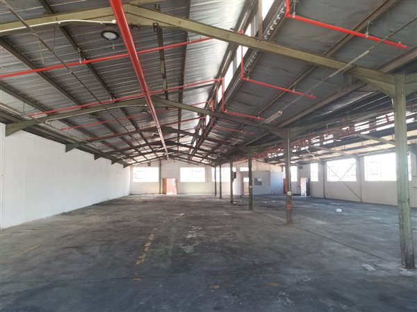 1 586 m² Industrial space 1 586 m² Industrial space