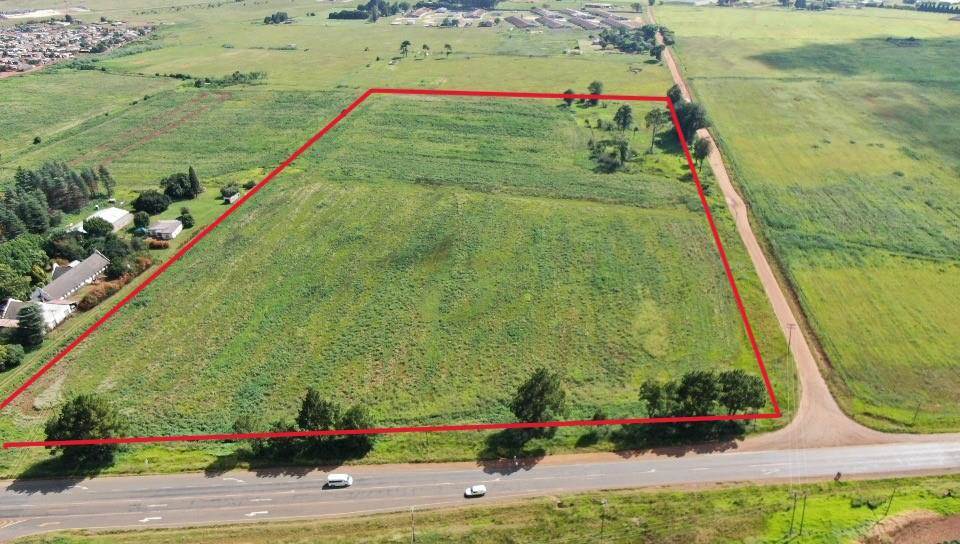 8.5 ha Land available in Tarlton photo number 1