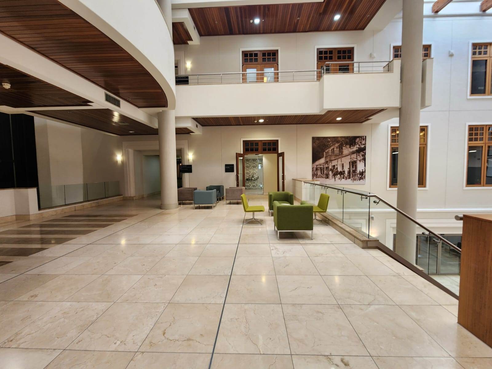 1677  m² Commercial space in Rondebosch photo number 3