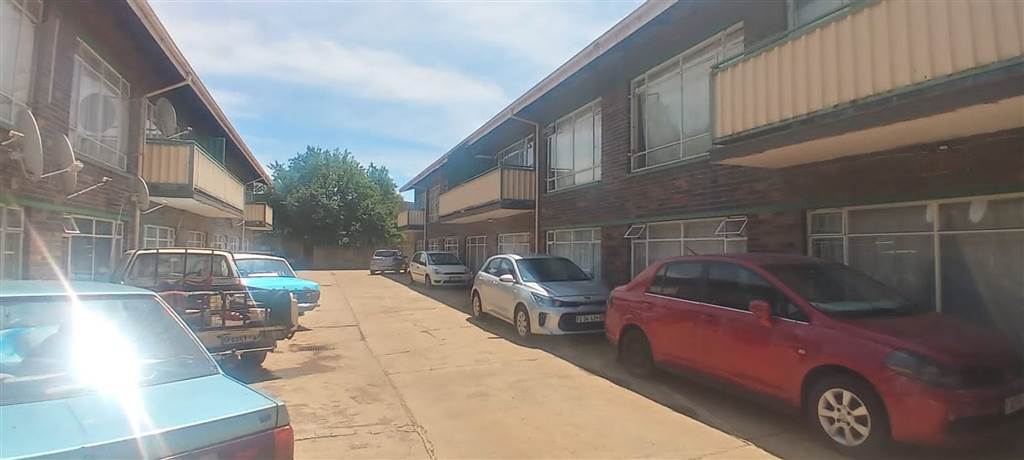 1000  m² Commercial space in Vereeniging Central photo number 4