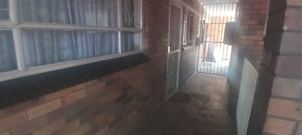 1000  m² Commercial space in Vereeniging Central photo number 3