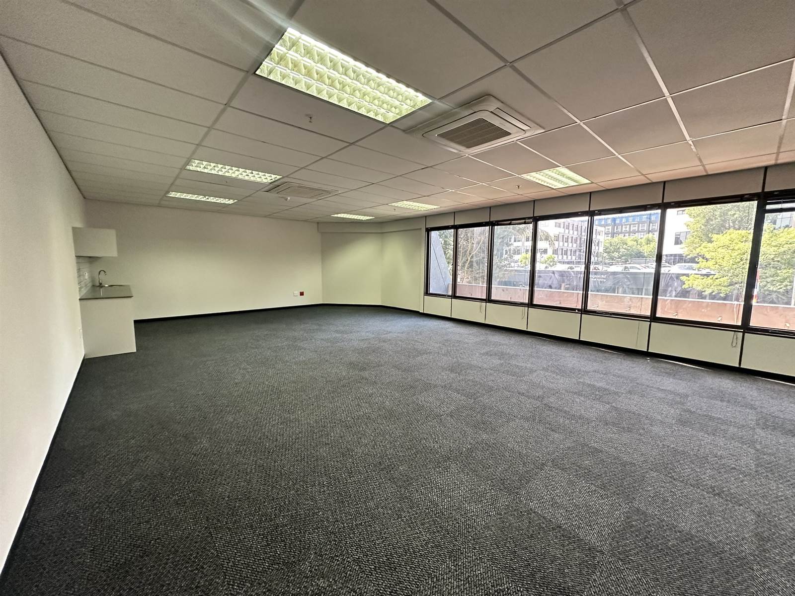 136  m² Commercial space in Parktown photo number 4