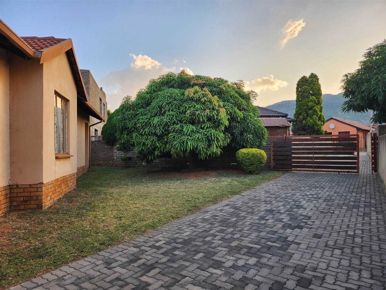 3 Bed House in Tlhabane photo number 13