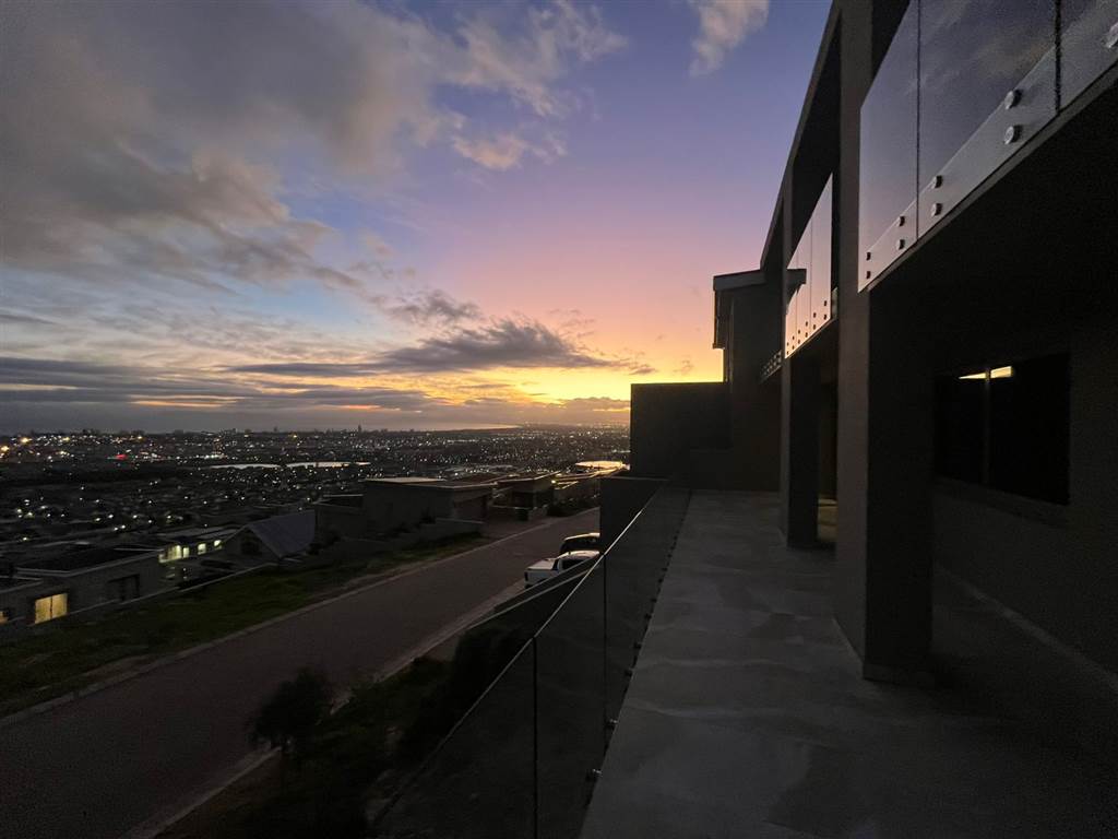 7 Bedroom House