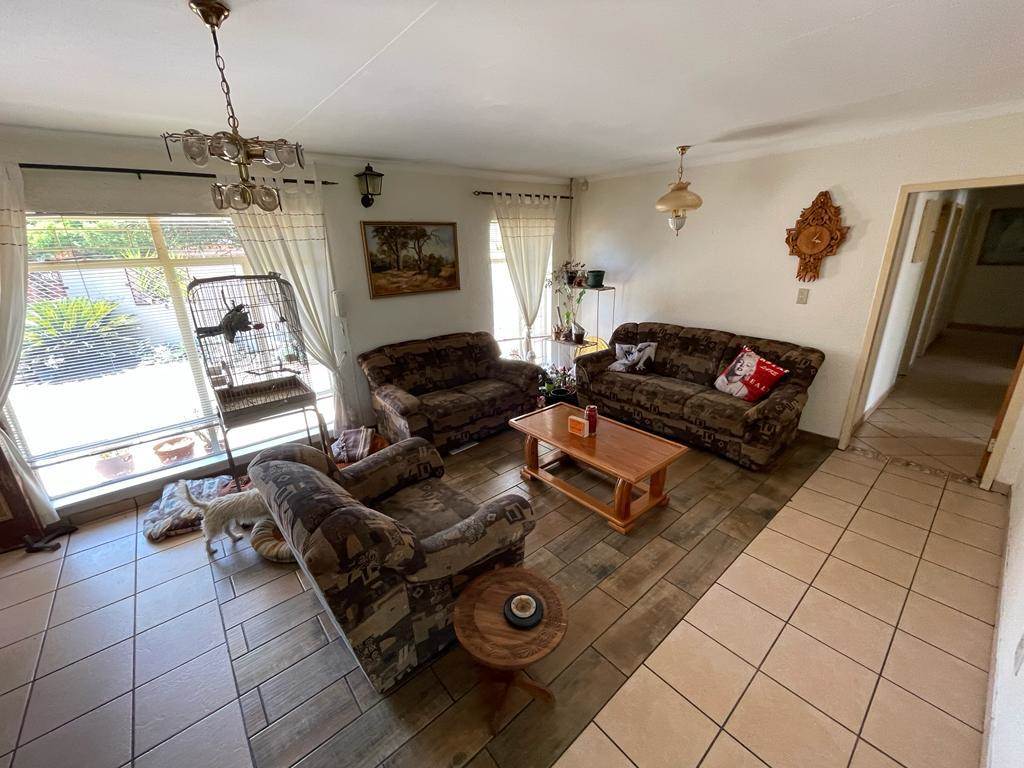 4 Bed House in Secunda photo number 8