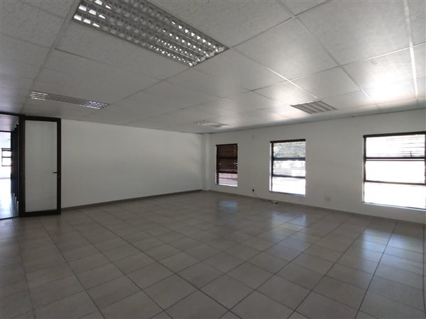 53  m² Commercial space