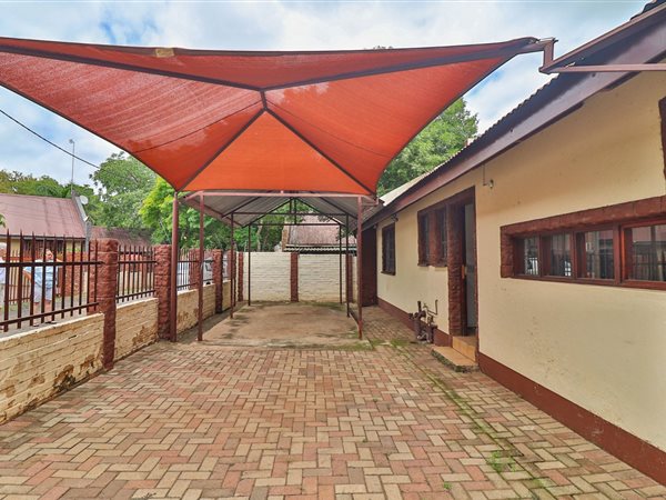 2 Bed House in Komatipoort