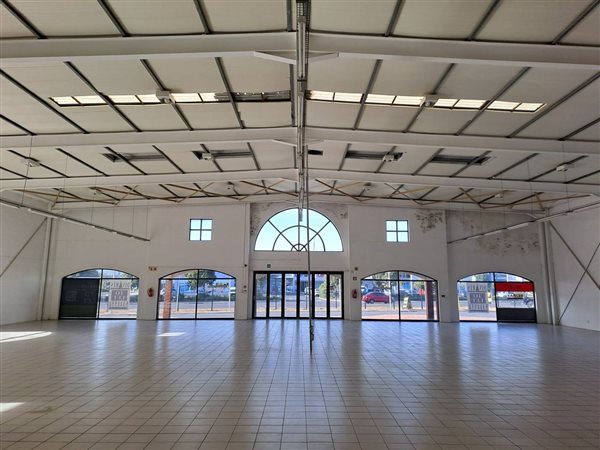 1648  m² Retail Space