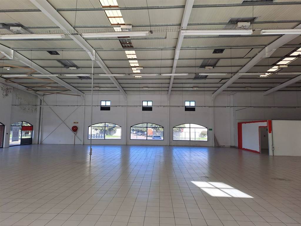 1648  m² Retail Space in Parklands photo number 4