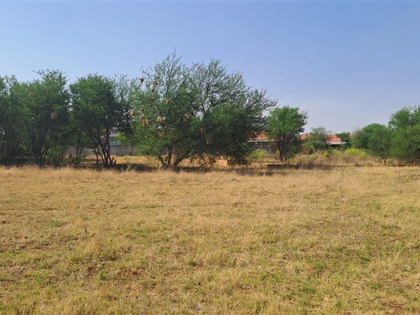 2 000 m² Land