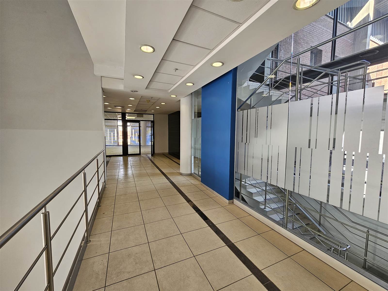 716  m² Commercial space in Centurion CBD photo number 2