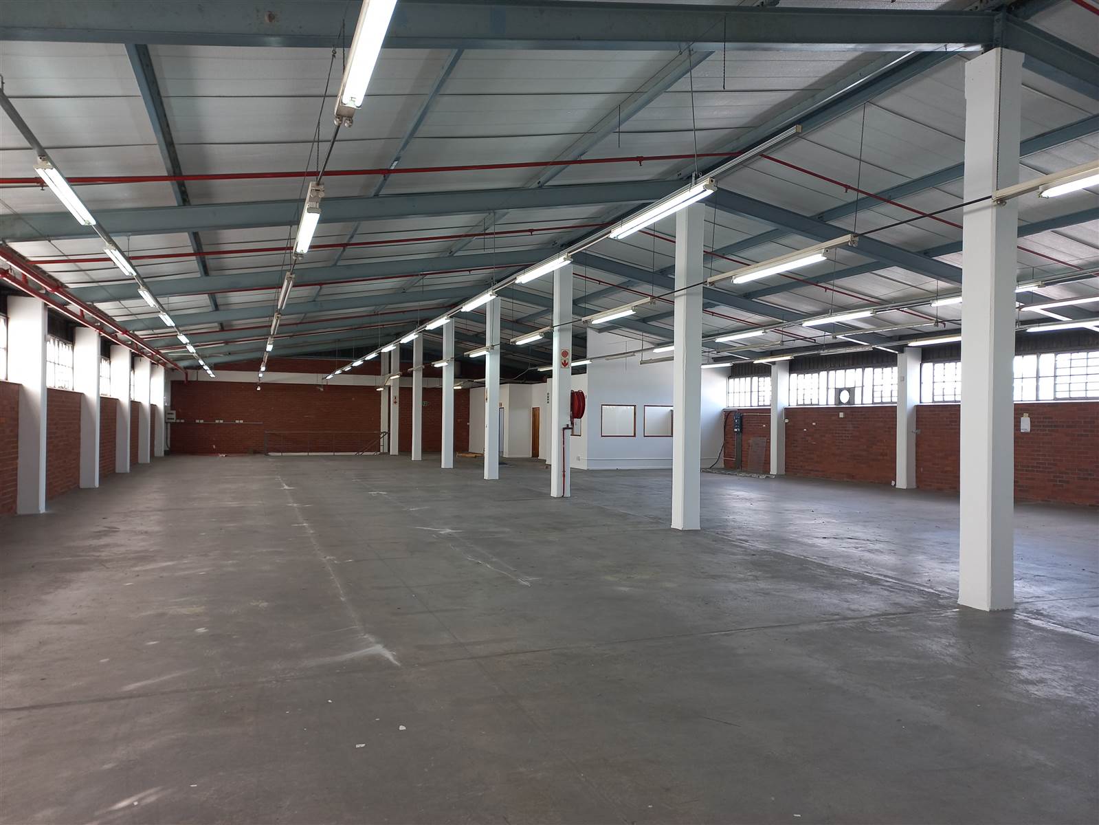1800  m² Industrial space in Maitland photo number 10