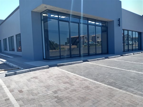 650  m² Commercial space