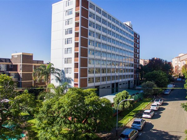 3 Bedroom Flat 3 Bedroom Flat