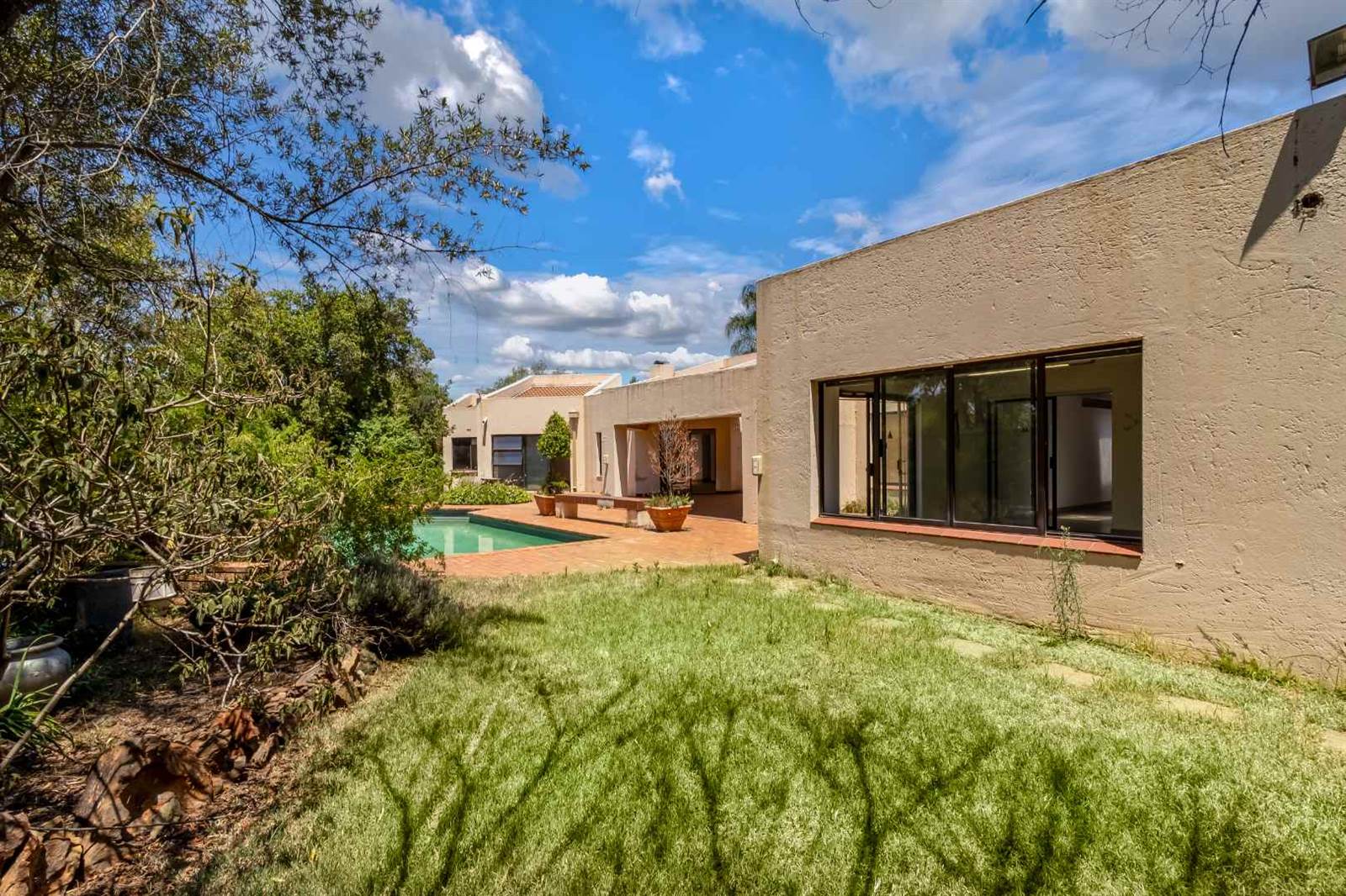 4 Bed House in Lonehill photo number 22