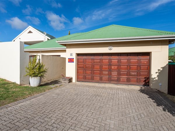 3 Bedroom Townhouse 3 Bedroom Townhouse
