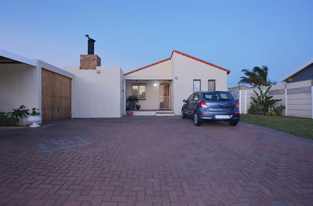 3 Bed House for sale in Bothasig T4586546 Private Property