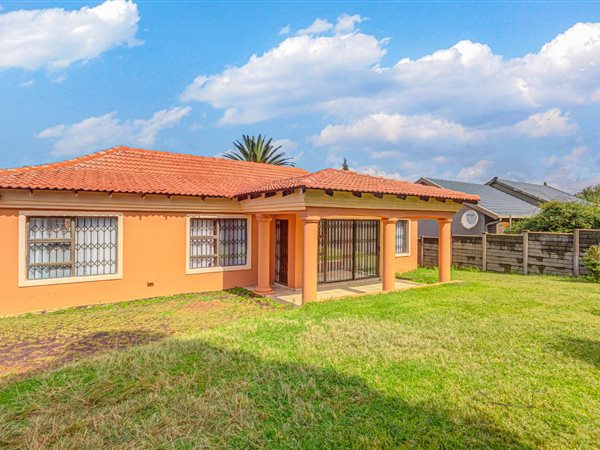 4 Bedroom House 4 Bedroom House