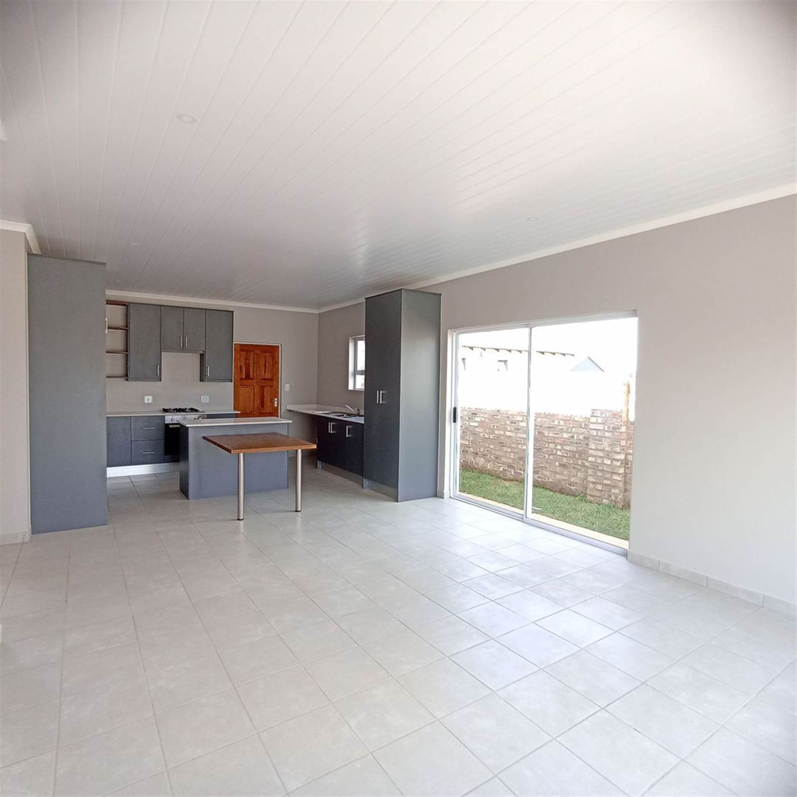3 Bed House in Mooivallei Park photo number 4