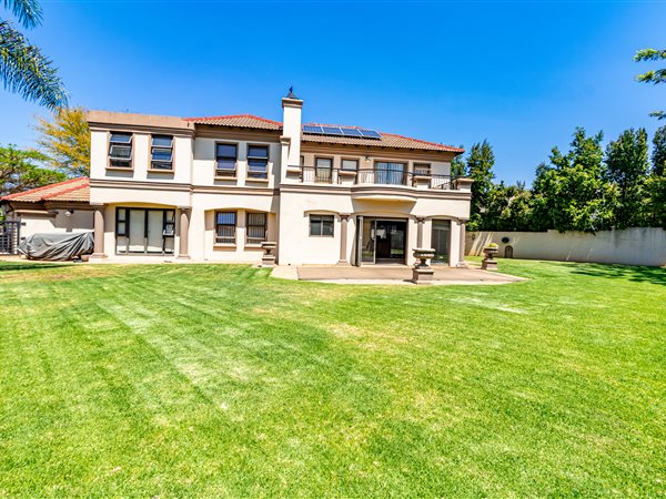 4 Bedroom House 4 Bedroom House